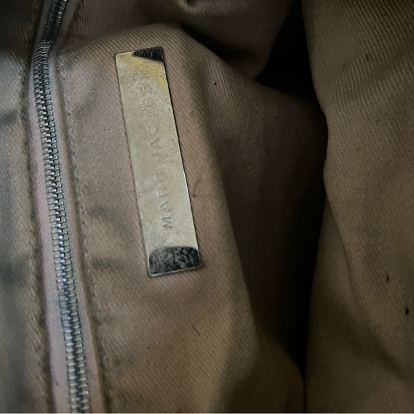 Marc Jacobs Black Leather Shoulder Bag with Silver Accents - Picture 8 of 11